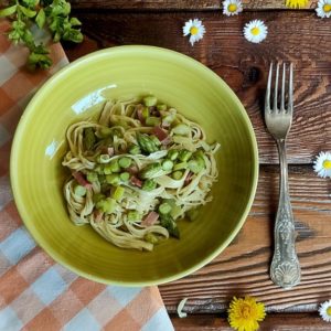 ricetta tagliolini asparagi e speck